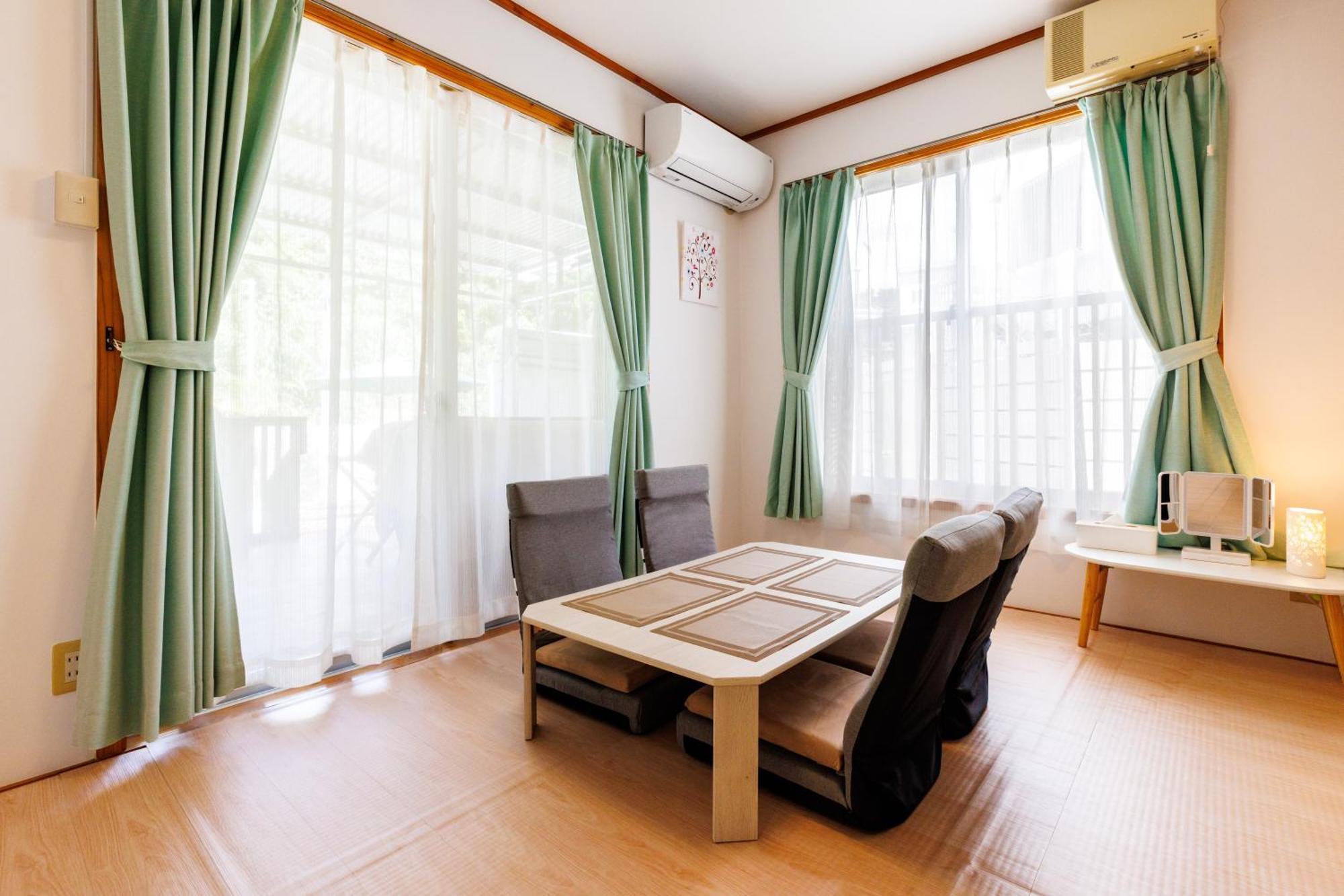 新規オープン サウナ Bbq ジャグジー付き 最大7名 無料駐車場4台 ビーチまで車で5分 Sky House Villa Uruma Bagian luar foto